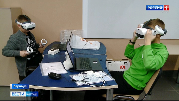 В Барнауле проходит VI детско-юношеский межрегиональный хакатон с международным участием