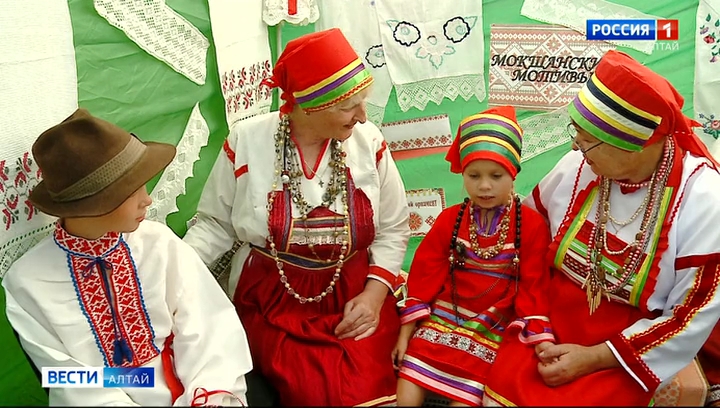 В Залесовском округе провели праздник национальных культур «Вастома Ялгат»