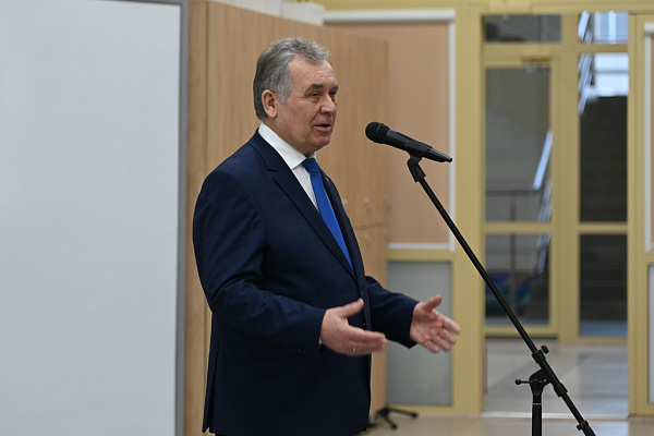 В Барнауле презентовали книгу об уникальных людях, имеющих звание «Почётный гражданин Алтайского края»