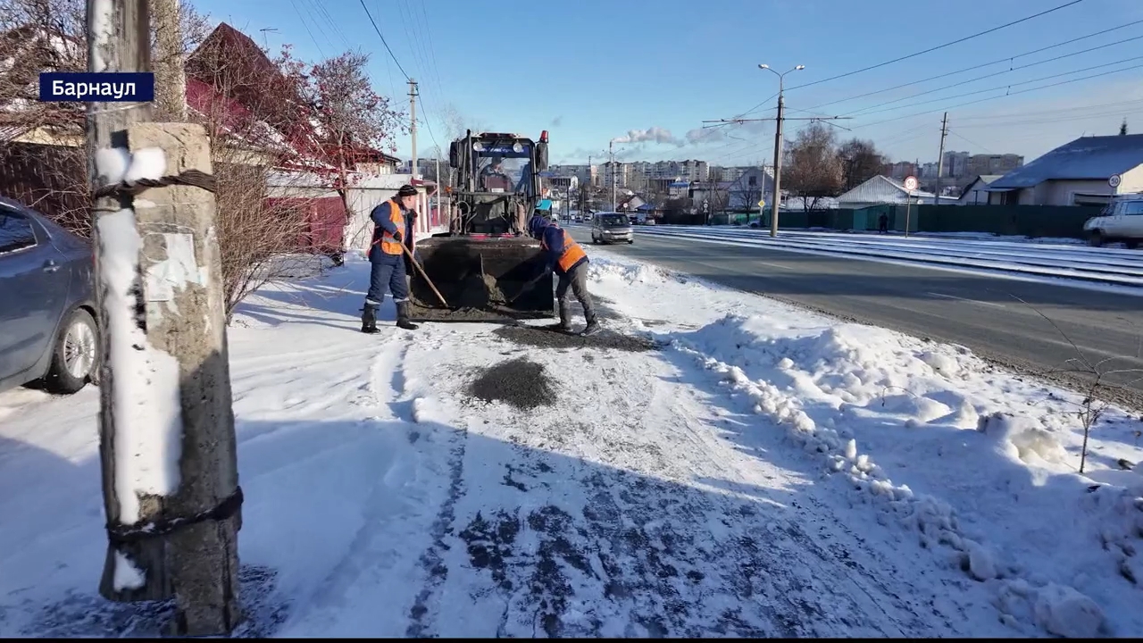 Пробки в девять баллов сегодня сковали Барнаул