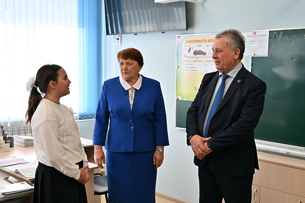 В селе Сетовка Советского района после масштабного ремонта открыли школу