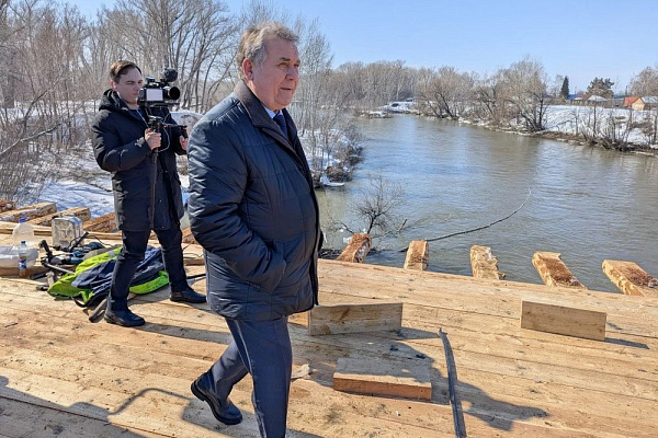 В Локтевском районе досрочно откроют движение по мосту через реку Алей