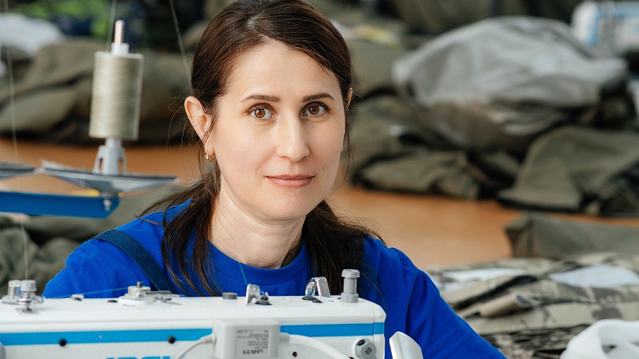 Людмила Торопова, швея. Производственная компания ТОНАР1.jpg