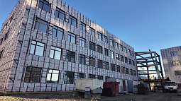 Готовность «супершколы», которую возводят на улице Попова в Барнауле, оценивается уже примерно на треть