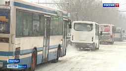 Мэрия Барнаула рекомендовала перевозчикам отложить увеличение платы за проезд в общественном транспорте