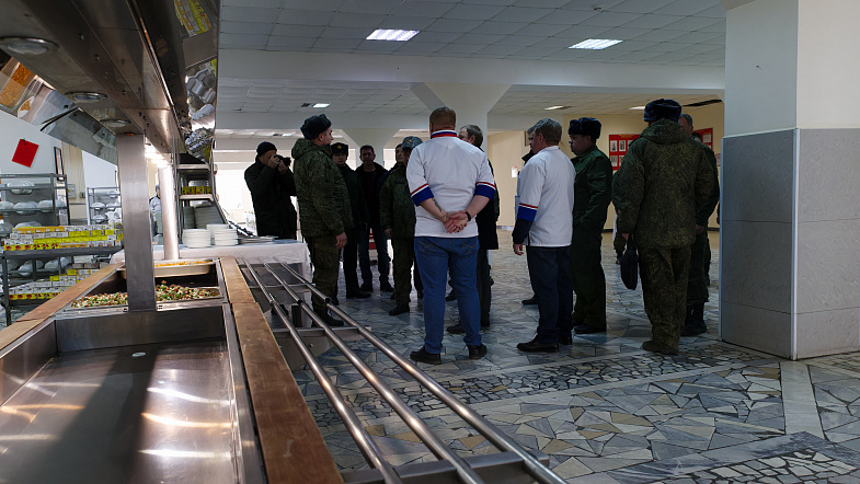 Губернатор посетил Тоцкий полигон в Оренбургской области, где проходят подготовку жители края