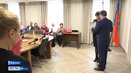 В честь профессионального праздника в Министерстве здравоохранения Алтайского края наградили лучших врачей