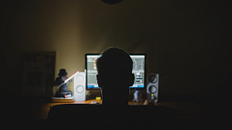 Безработный хакер из Бийска арестован за массовое «минирование» зданий