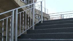 Власти Барнаула снова ищут подрядчика для ремонта лестницы в Нагорном парке