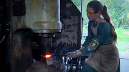 В Белокурихе живёт единственная в Алтайском крае девушка-кузнец
