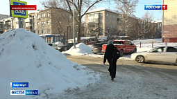 Барнаульцы массово жалуются на заваленные снегом автомобильные парковки