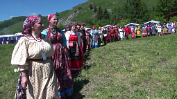 В Алтайском районе прошёл фестиваль фольклора и традиционных ремёсел