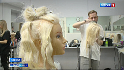 Лучшие парикмахеры России перед главными состязаниями прошли подготовку в Барнауле
