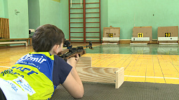 Жители Ребрихи попросили губернатора помочь с покупкой инвентаря для секции биатлона