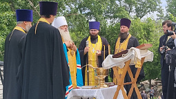 Большой купол сегодня установили на Спасо-Сергиевском соборе в Барнауле