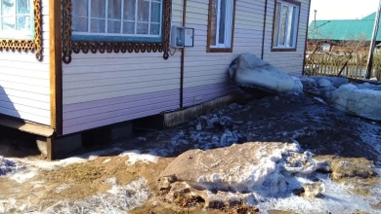 Посёлок  Промышленный Бийского района приводят в  порядок после подтопления