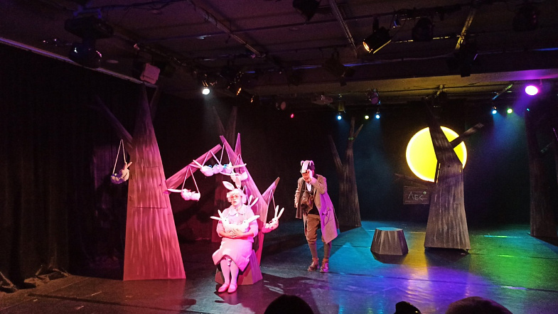 Новый спектакль Молодёжного театра Алтая заставил барнаульцев смеяться до слёз