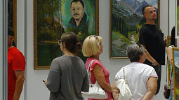 Масштабная выставка «Аз.Арт.Сибирь-2025» пользуется популярностью у жителей и гостей Барнаула