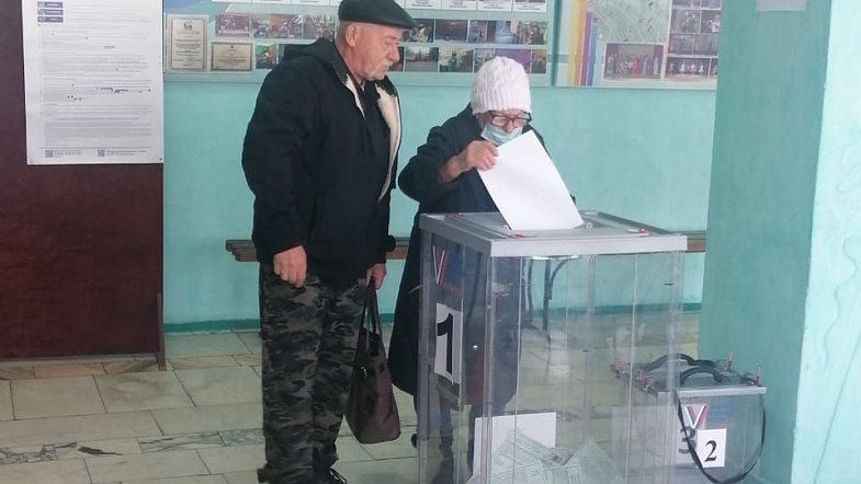 Фоторепортаж: Алтайский край голосует за президента