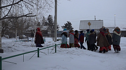 В Кулундинском районе по домам ходят христославы