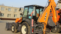 Накануне летнего сезона барнаульские дорожники получили новую технику почти  на  90 миллионов  рублей