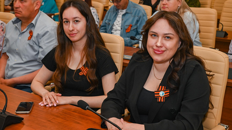В Барнауле вручили награды семьям участников СВО и волонтёрам, которые поддерживают бойцов