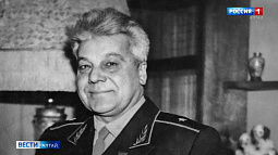 Чем знаменит Анатолий Ляпидевский, имя которого носит улица в Барнауле?