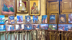 В Барнауле открылась выставка фотографий священника