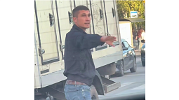 Барнаулец «разрулил» пробку на перекрёстке, где перестали работать светофоры (обновлено)