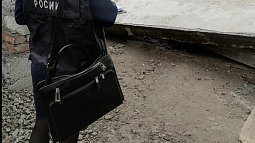 В Барнауле двоих рабочих насмерть придавило бетонными плитами на стройке