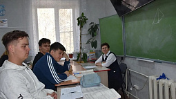 Условия обучения детей в проблемной школе проверила депутат АКЗС