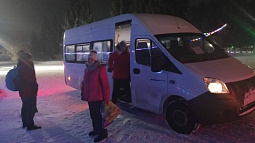 В Алтайском районе сломался автобус с туристами из Новосибирска