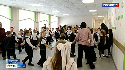 Мелодии вместо звонков звучат теперь в коридорах школ Алтайского края