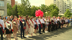 Сегодня для школьников края прозвенят последние звонки 