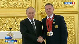 Владимир Путин наградил двух алтайских спортсменов-паралимпийцев