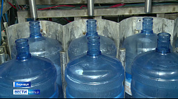 Жители Барнаула вторую неделю жалуются на качество воды из-под крана