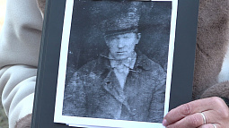 В Новгородской области на полях сражений ВОВ поисковики обнаружили медальон бойца из Алтайского края 