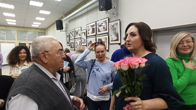 В Барнауле журналист и психолог выпустили исцеляющую книгу об отношениях с матерью  