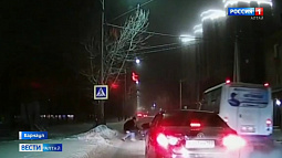 Барнаульцы восхищаются быстротой реакции девушки, которая спасла жизнь школьнику