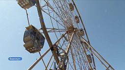 Сегодня на набережной Оби в Барнауле начнут демонтировать колесо обозрения