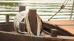 Жители посёлка Сибирского отправляются в плавание на самодельном плоту по Оби до Новосибирска 