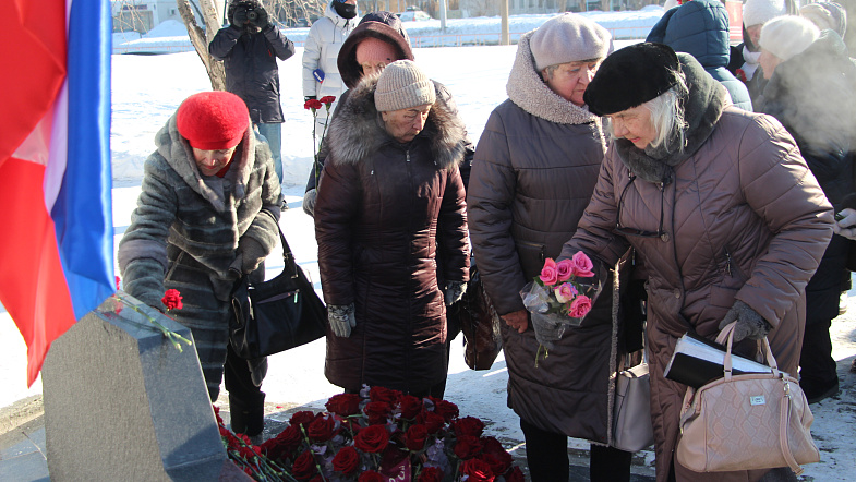 В Барнауле сегодня почтили память десантников легендарной 6-й роты Псковской дивизии ВДВ