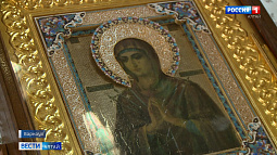 Мироточивую икону «Умягчение злых сердец» из Подмосковья привезли на Алтай