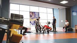 В Рубцовске прошёл новогодний Кубок по жиму лёжа и так называемому народному жиму