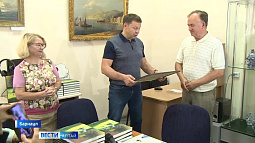 Новосибирский меценат подарил алтайскому музею картины европейских авторов 