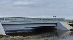 В Завьяловском районе открыли движение по современному мосту через реку Бакланку