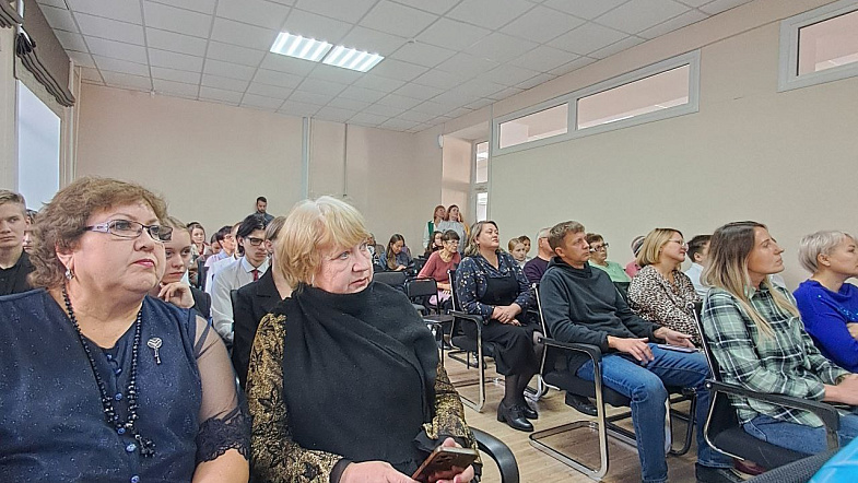 В Новоалтайске в центральной городской библиотеке начался второй день X Всесибирских Мерзликинских чтений.