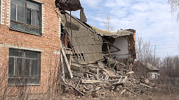 В селе Первомайском Смоленского района рухнула часть двухэтажного здания