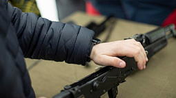 Стрельбу по детям открыли в одном из барнаульских дворов (обновлено)