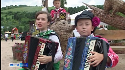 В парке «Изумрудный» стартовал первый семейный гастрофестиваль «Алтайские бренды. Продукты для здоровья»